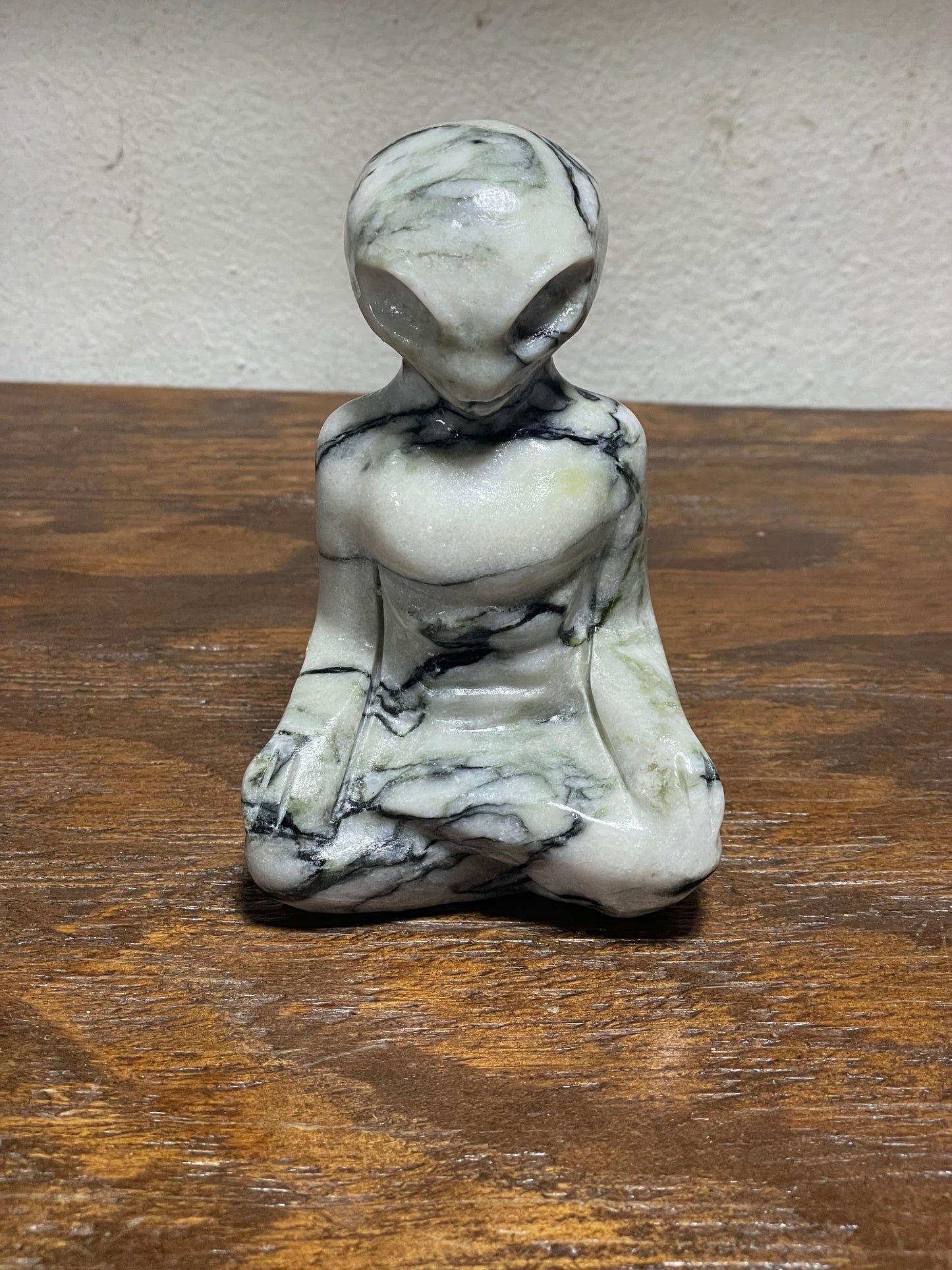 Alien Carving | Serpentine & Quartz
