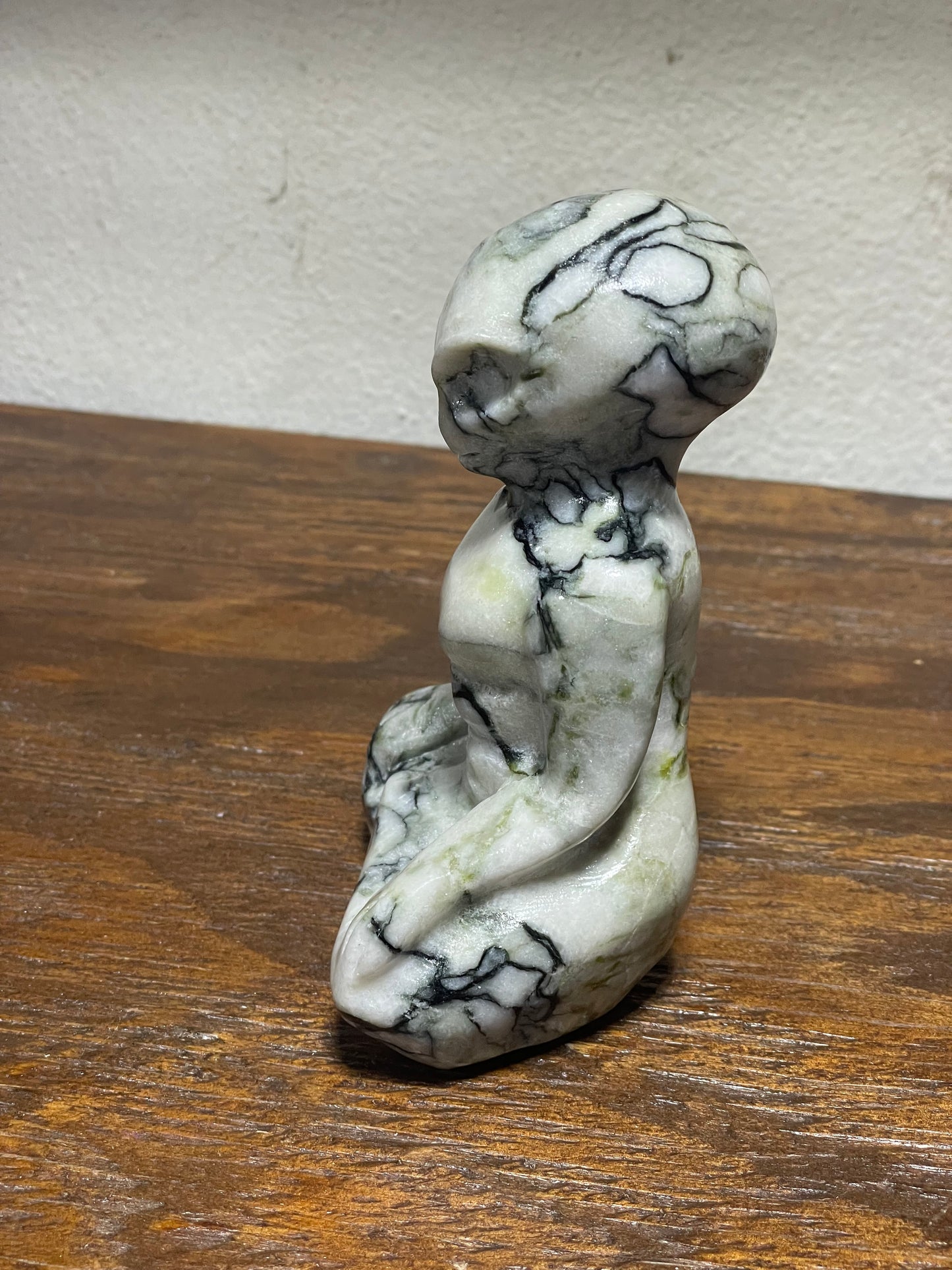 Alien Carving | Serpentine & Quartz
