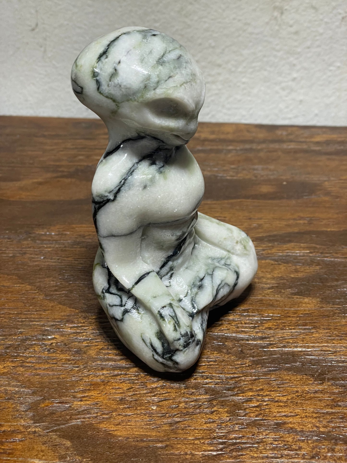 Alien Carving | Serpentine & Quartz